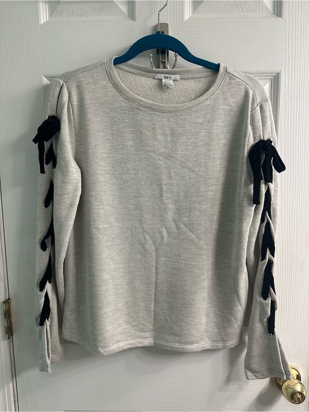 Bar III Light Gray Long-Sleeve Top with Black Sleeve Ties
